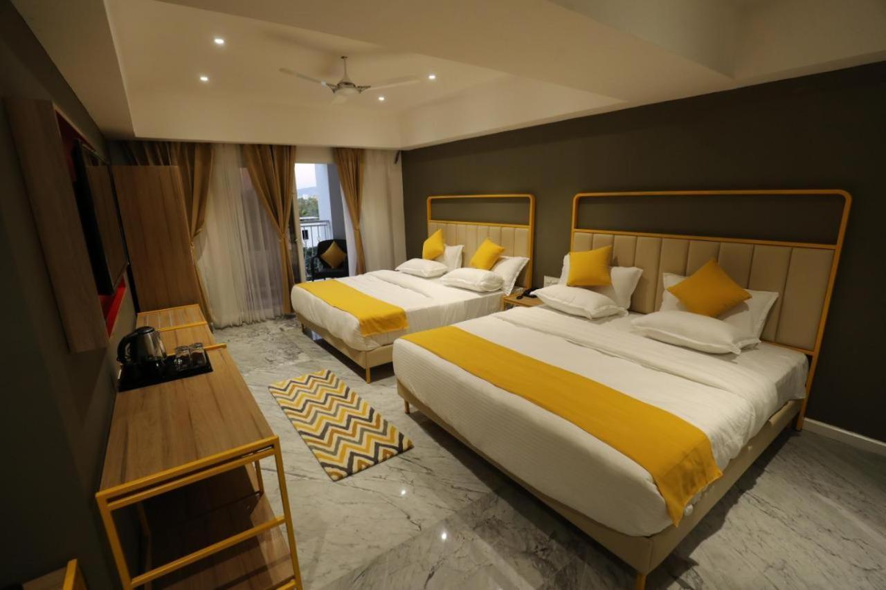 Phoenix - Unmatched Comfort Удайпур Екстериор снимка